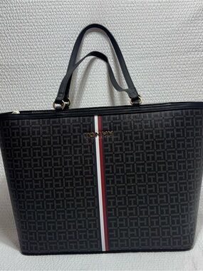 Tommy Hilfiger Black Logo Tote with Signature Stripe